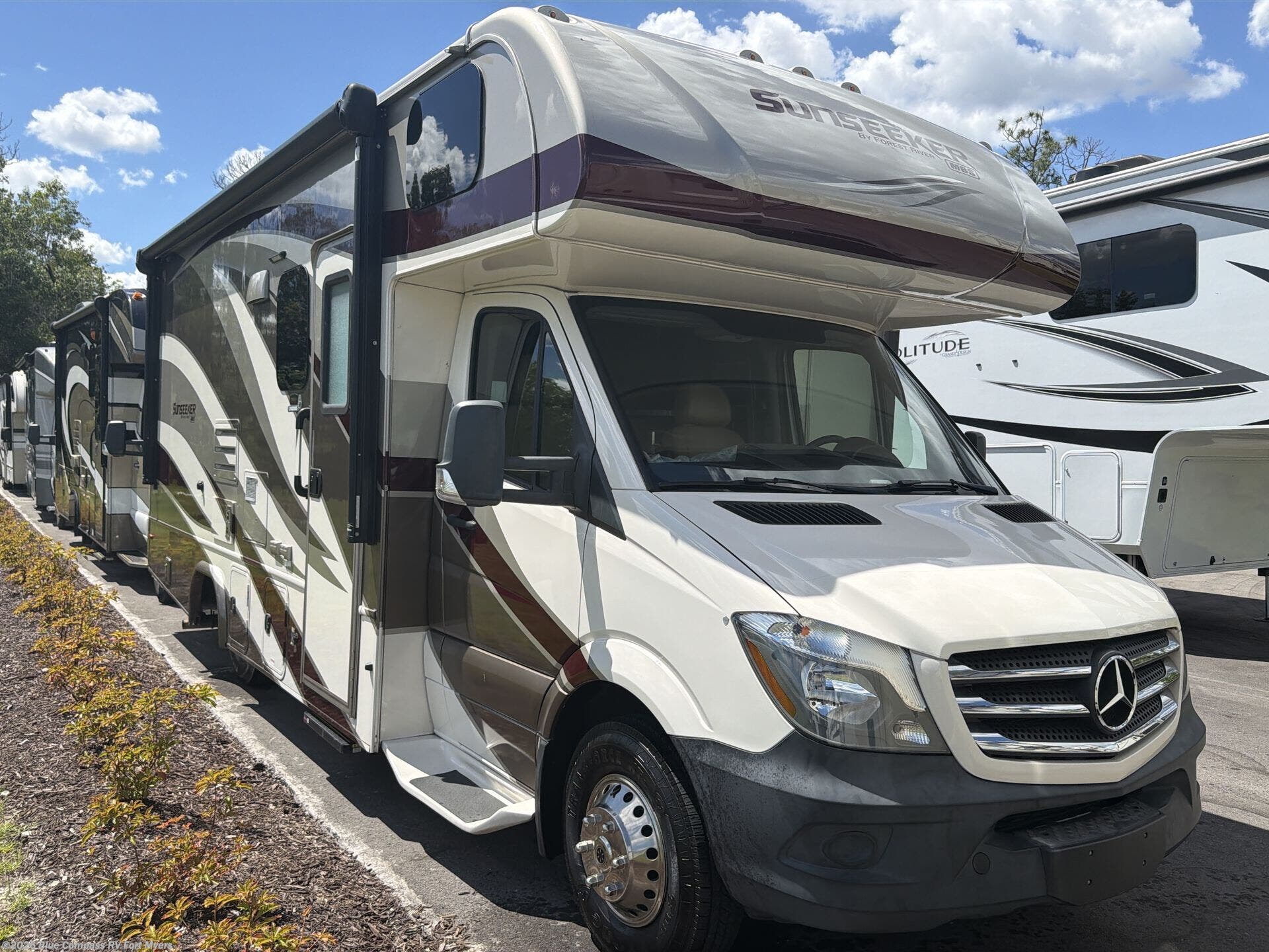 Used 2018  Forest River Sunseeker MBS 2400W by Forest River from Blue Compass RV Fort Myers in Fort Myers, FL