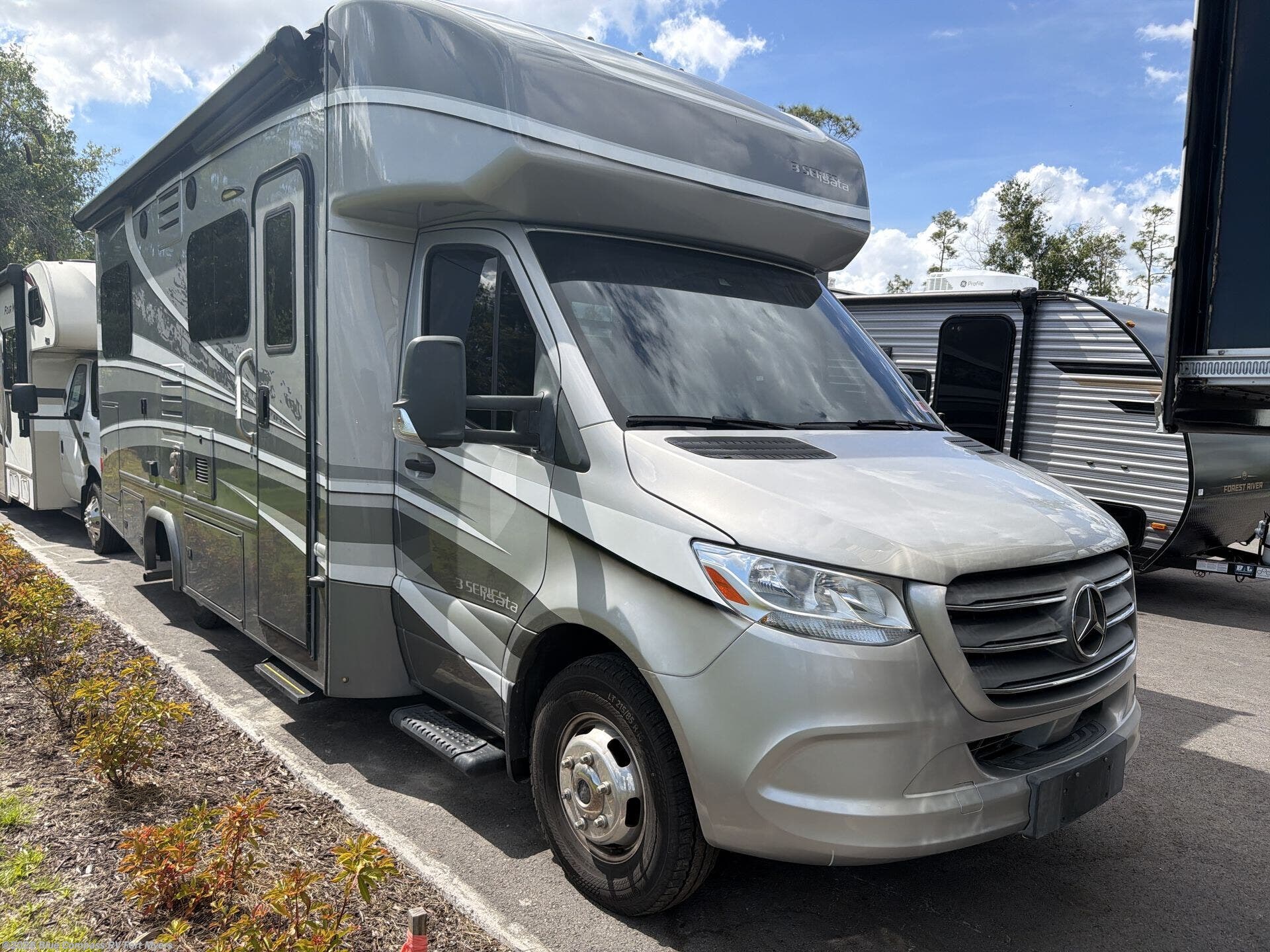 Used 2020 Dynamax Corp  isata 3 24RW available in Fort Myers, Florida