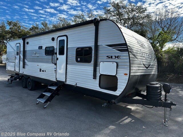 New 2025 Jayco Jay Flight SLX 321BDS available in Casselberry, Florida