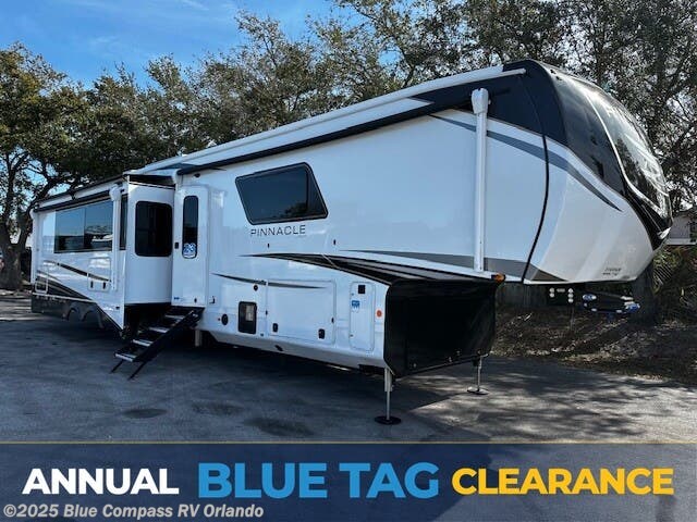 New 2025 Jayco Pinnacle 38FBRK available in Casselberry, Florida