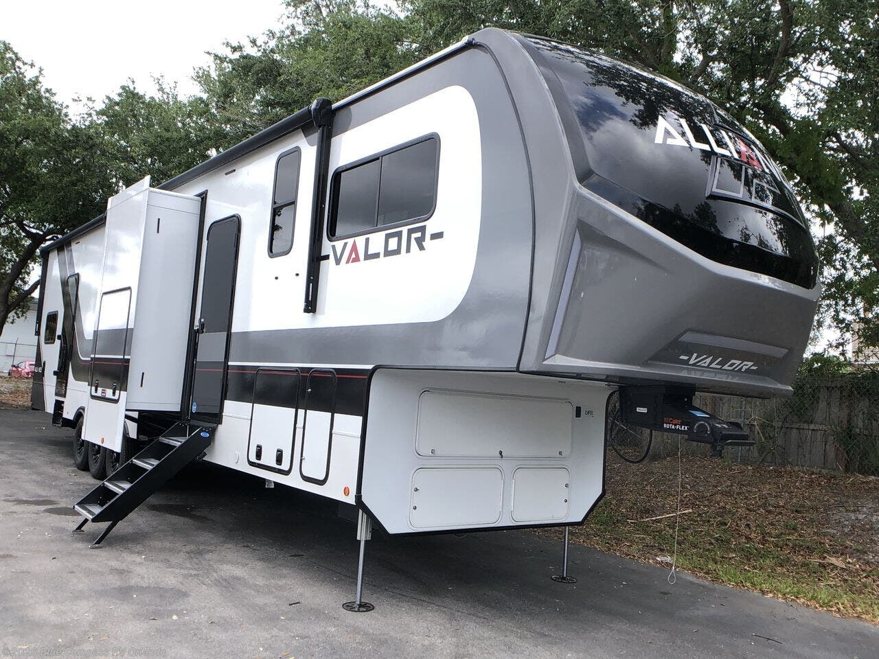 New 2025 Alliance RV Valor 40V13 available in Casselberry, Florida
