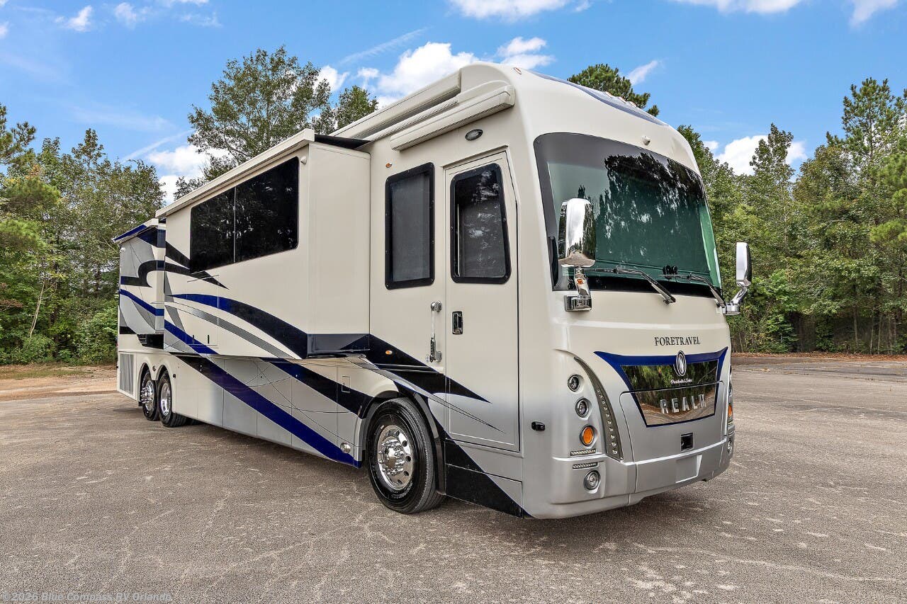 New 2026 Foretravel Realm FS605 Foretravel Presidential Series  LV7 available in Casselberry, Florida