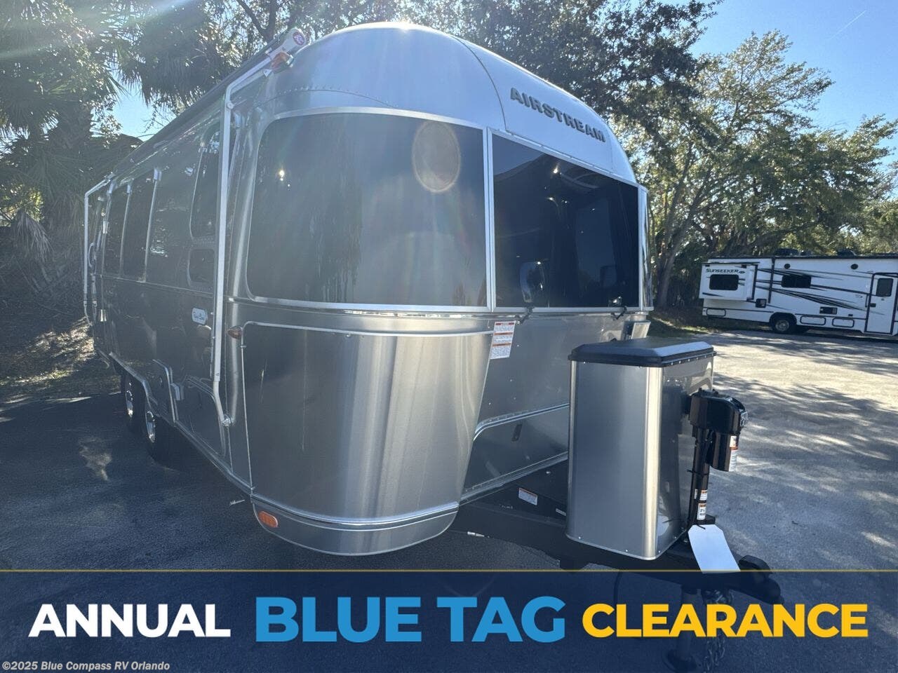 New 2026 Airstream Flying Cloud 23FB Twin available in Casselberry, Florida