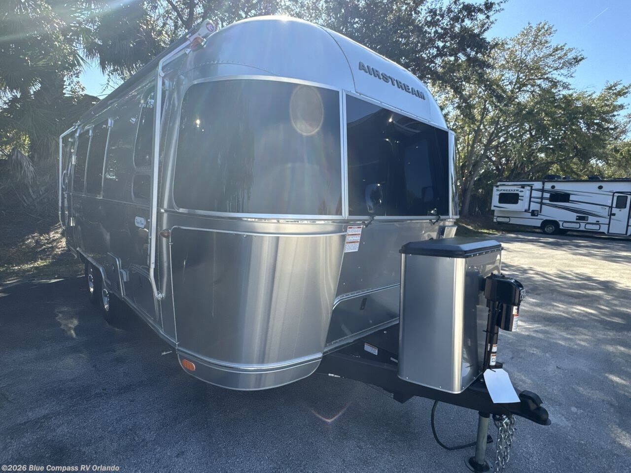 New 2026 Airstream Flying Cloud 23FB Twin available in Casselberry, Florida