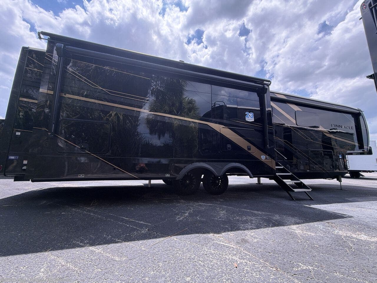New 2026 Jayco Pinnacle 38FBRK available in Casselberry, Florida
