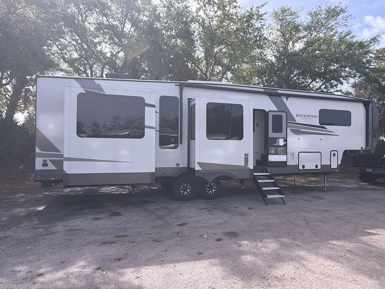 New 2026 Forest River Rockwood Signature 404SRK available in Casselberry, Florida
