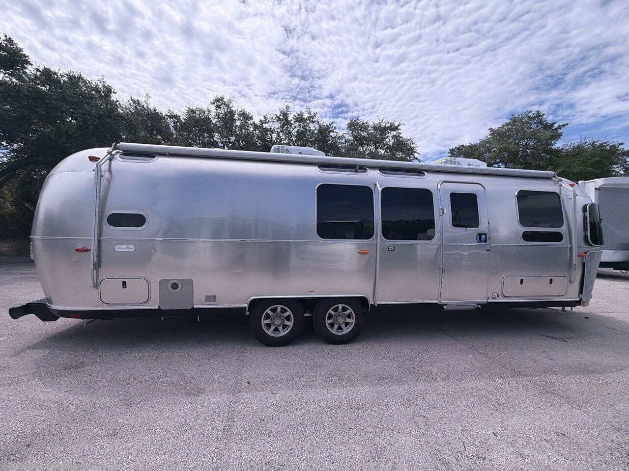 New 2026 Airstream Flying Cloud 30FB Bunk Twin available in Casselberry, Florida