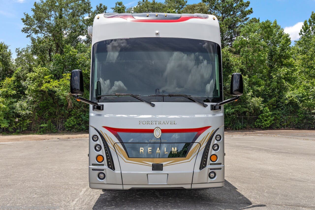 New 2027 Foretravel Realm Presidential Series  LV3 available in Casselberry, Florida