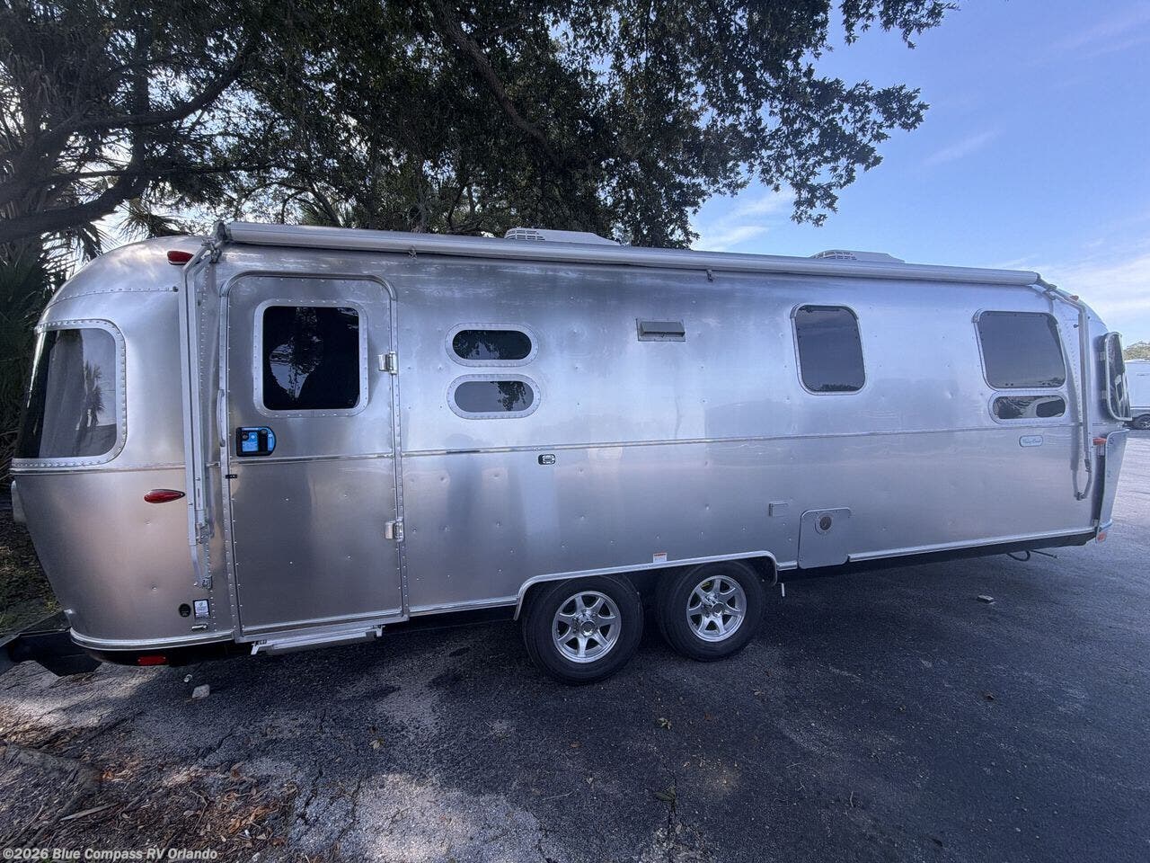 New 2027 Airstream Flying Cloud 27FB available in Casselberry, Florida