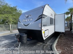 New 2025 Jayco Jay Flight SLX 321BDS available in St. Augustine, Florida