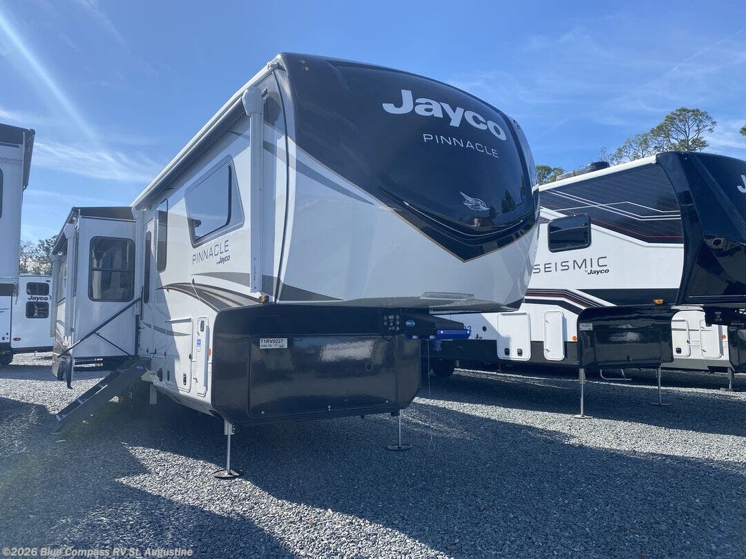 New 2026 Jayco Pinnacle 32RLTS available in St. Augustine, Florida