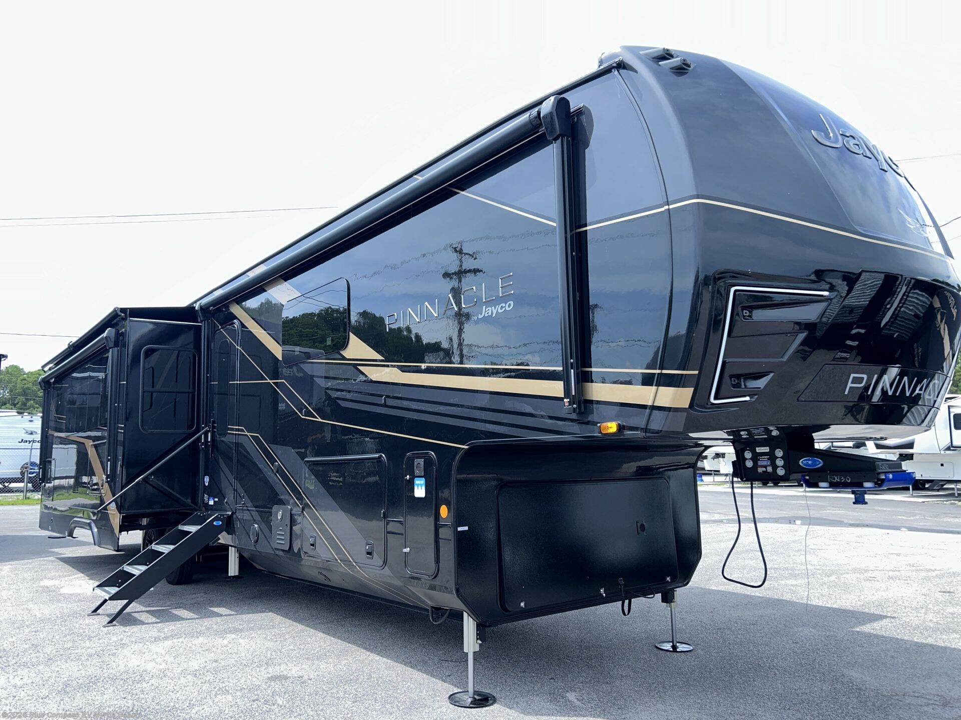 New 2027 Jayco Pinnacle 38FBRK available in Myrtle Beach, South Carolina
