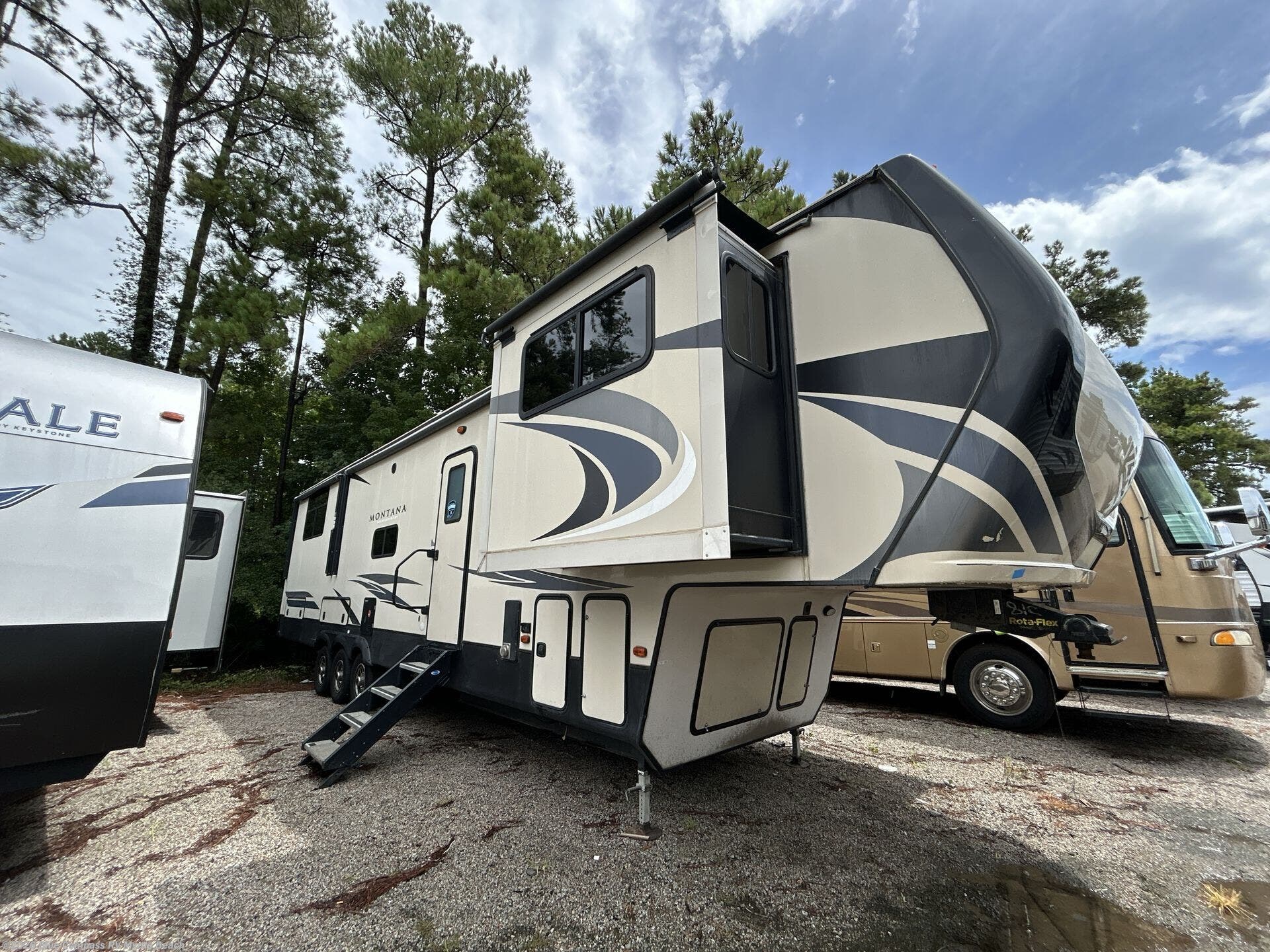 Used 2019 Keystone Montana High Country 381TH available in Myrtle Beach, South Carolina