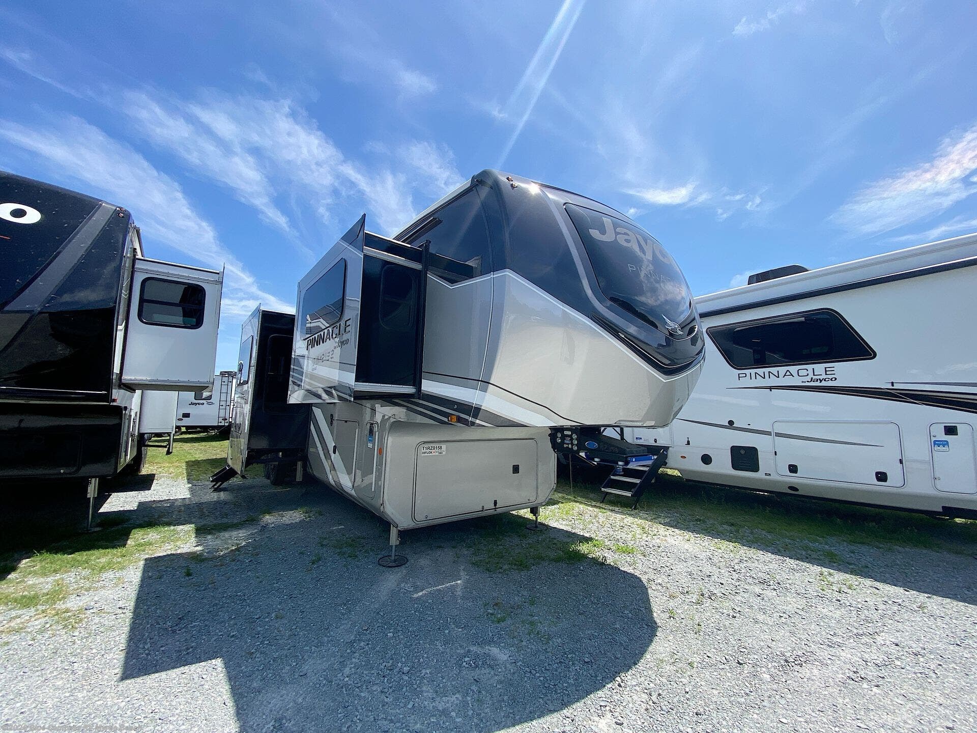 New 2026 Jayco Pinnacle 39FLOK available in Myrtle Beach, South Carolina