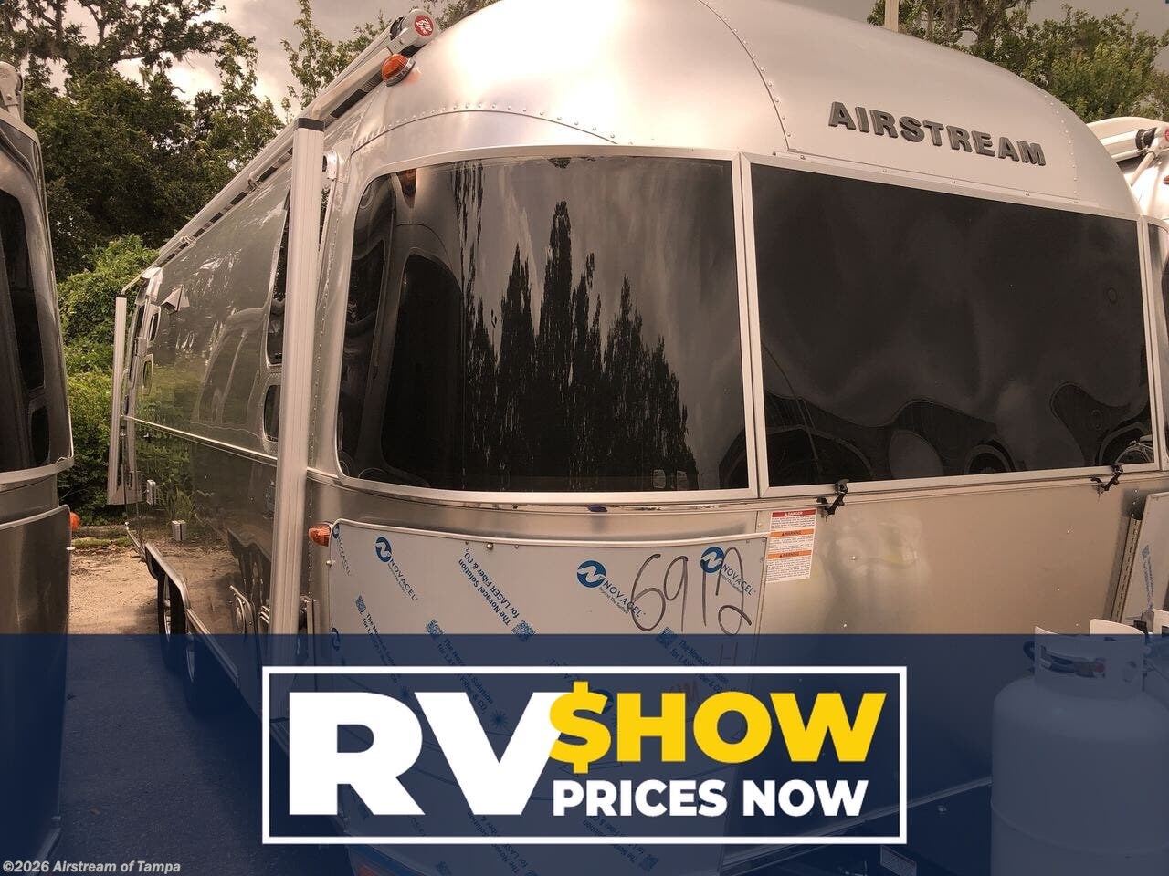 New 2026 Airstream Globetrotter 25FB available in Dover, Florida