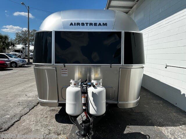 New 2025 Airstream International 25FB Twin available in Dover, Florida