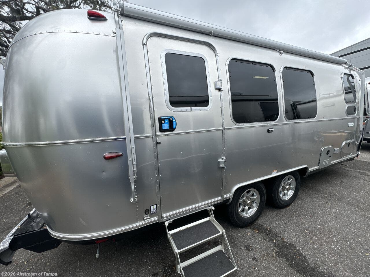 Used 2025 Airstream Flying Cloud 23FB available in Dover, Florida
