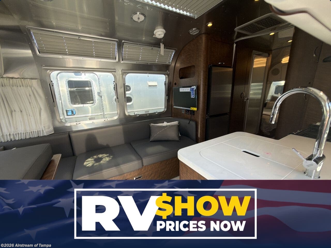 New 2026 Airstream Globetrotter 25FB Twin available in Dover, Florida