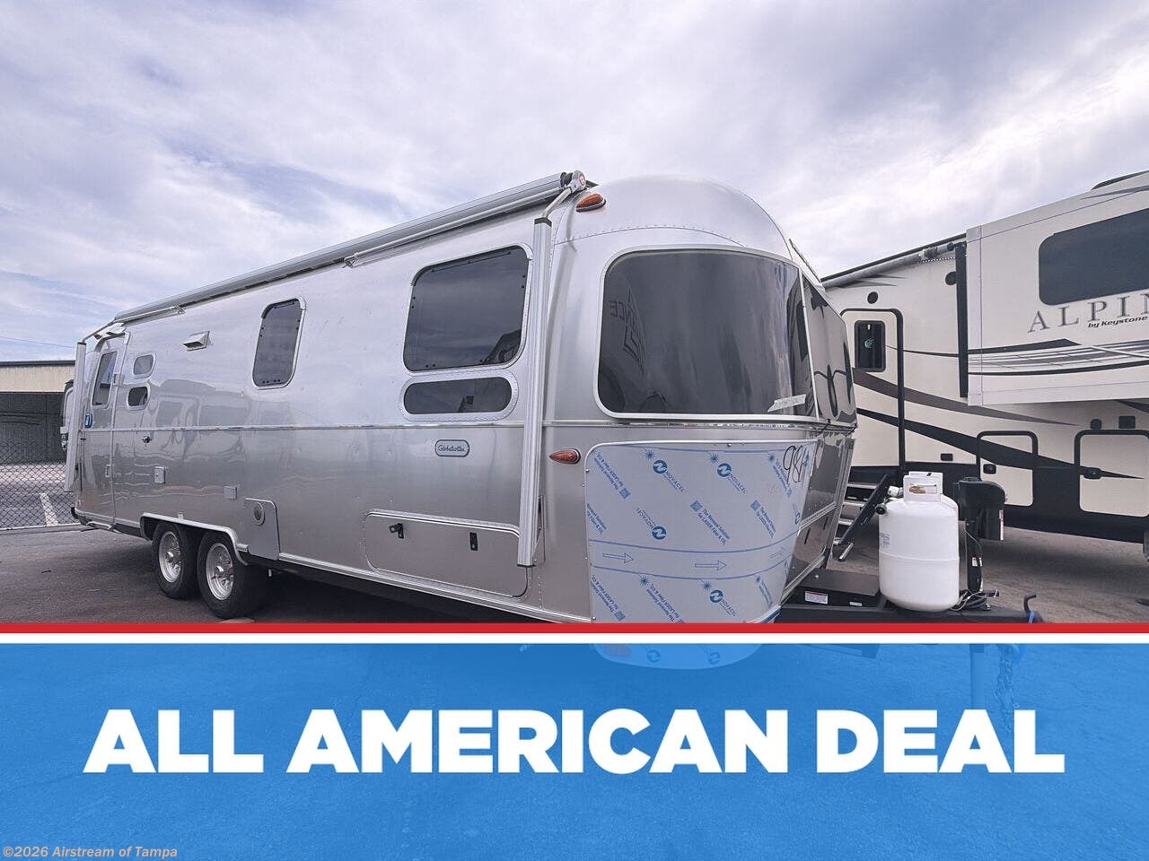 New 2026 Airstream Globetrotter 27FB Twin available in Dover, Florida