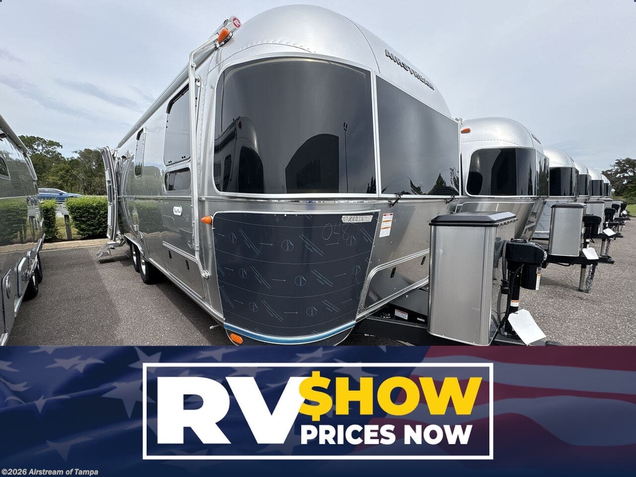 New 2027 Airstream Flying Cloud 27FB Twin available in Dover, Florida