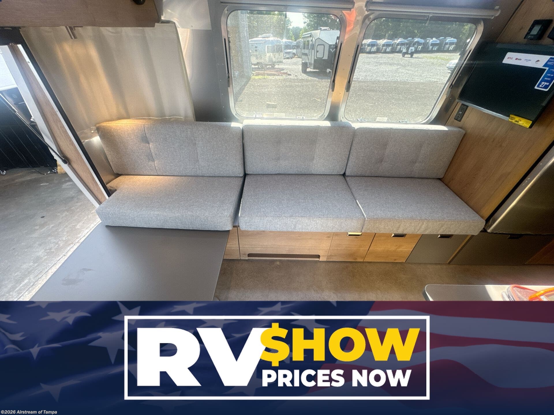 New 2027 Airstream Flying Cloud 27FB Twin available in Dover, Florida