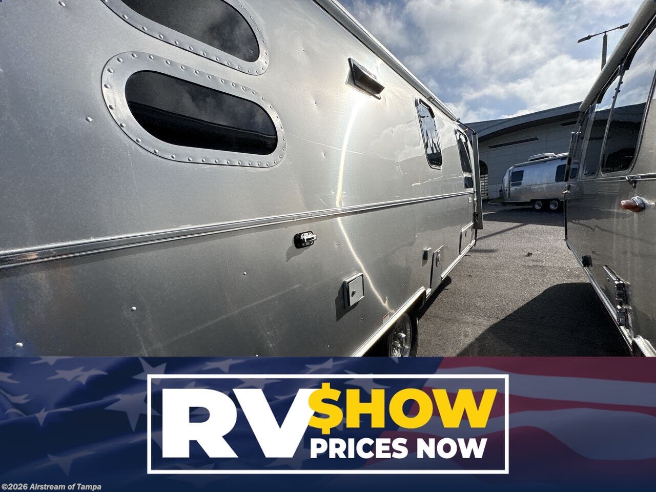 New 2027 Airstream Globetrotter 27FB Twin available in Dover, Florida