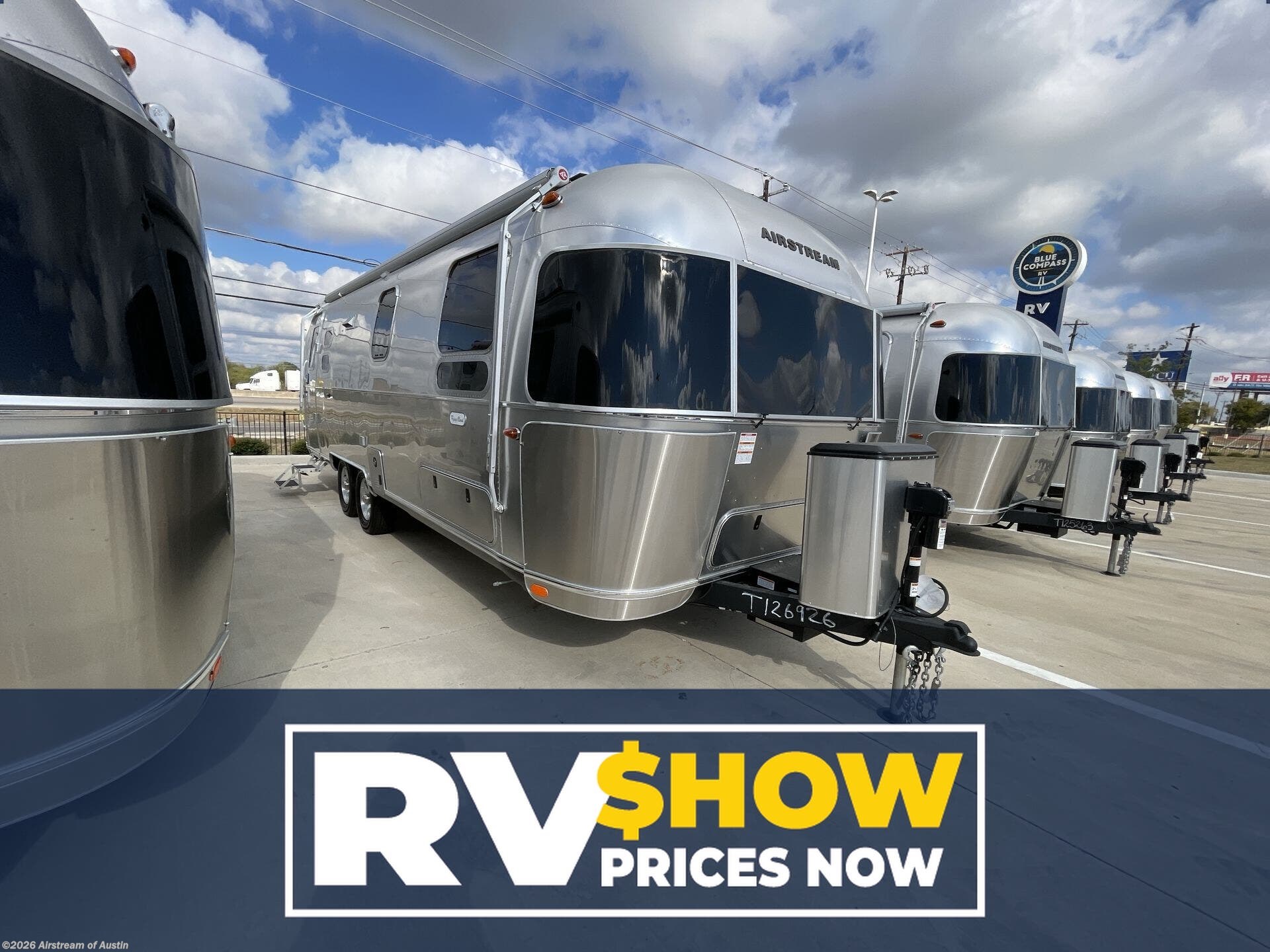 New 2026 Airstream Flying Cloud 27FB Twin available in Buda, Texas