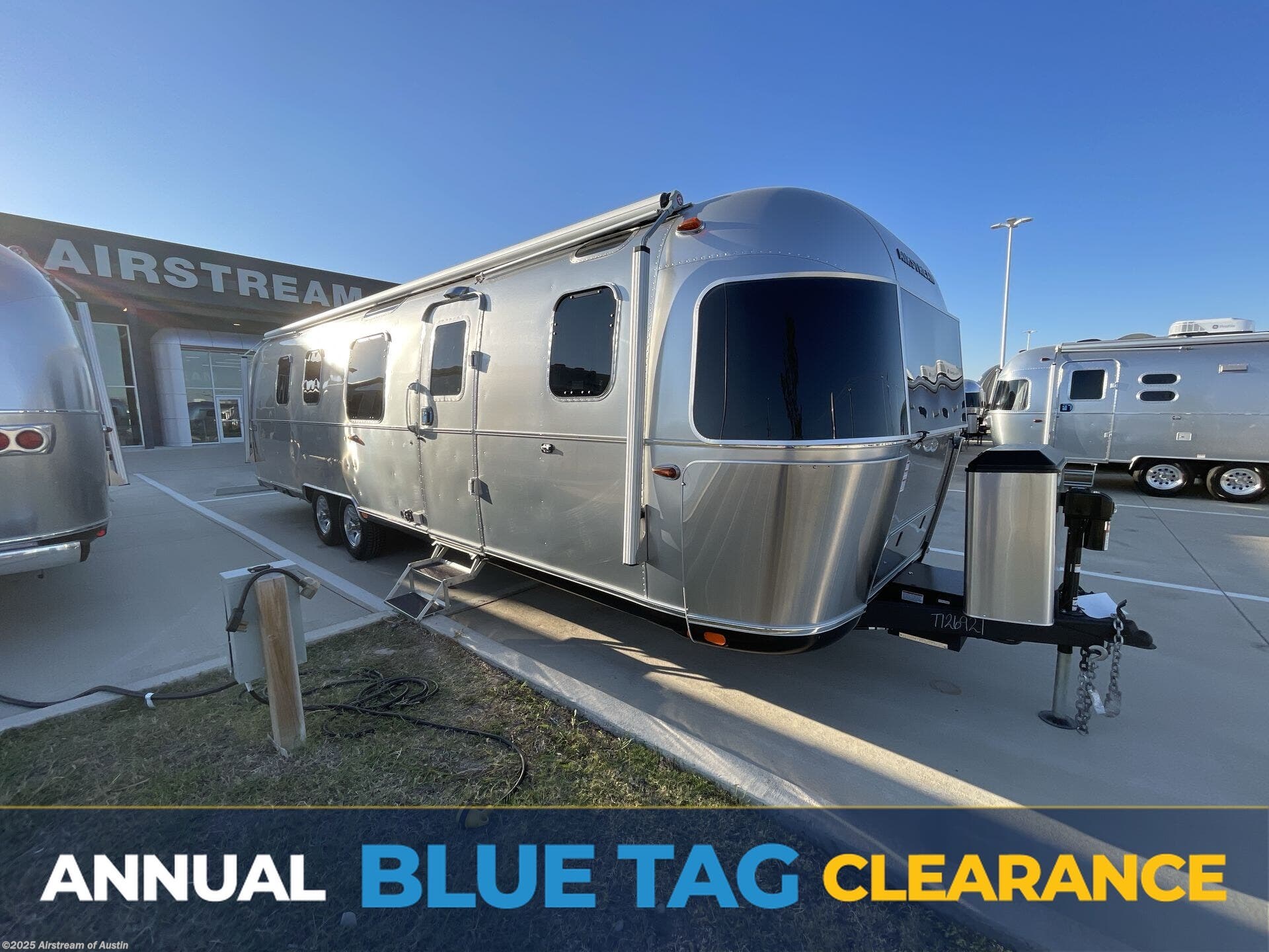 New 2026 Airstream Classic 33FB available in Buda, Texas