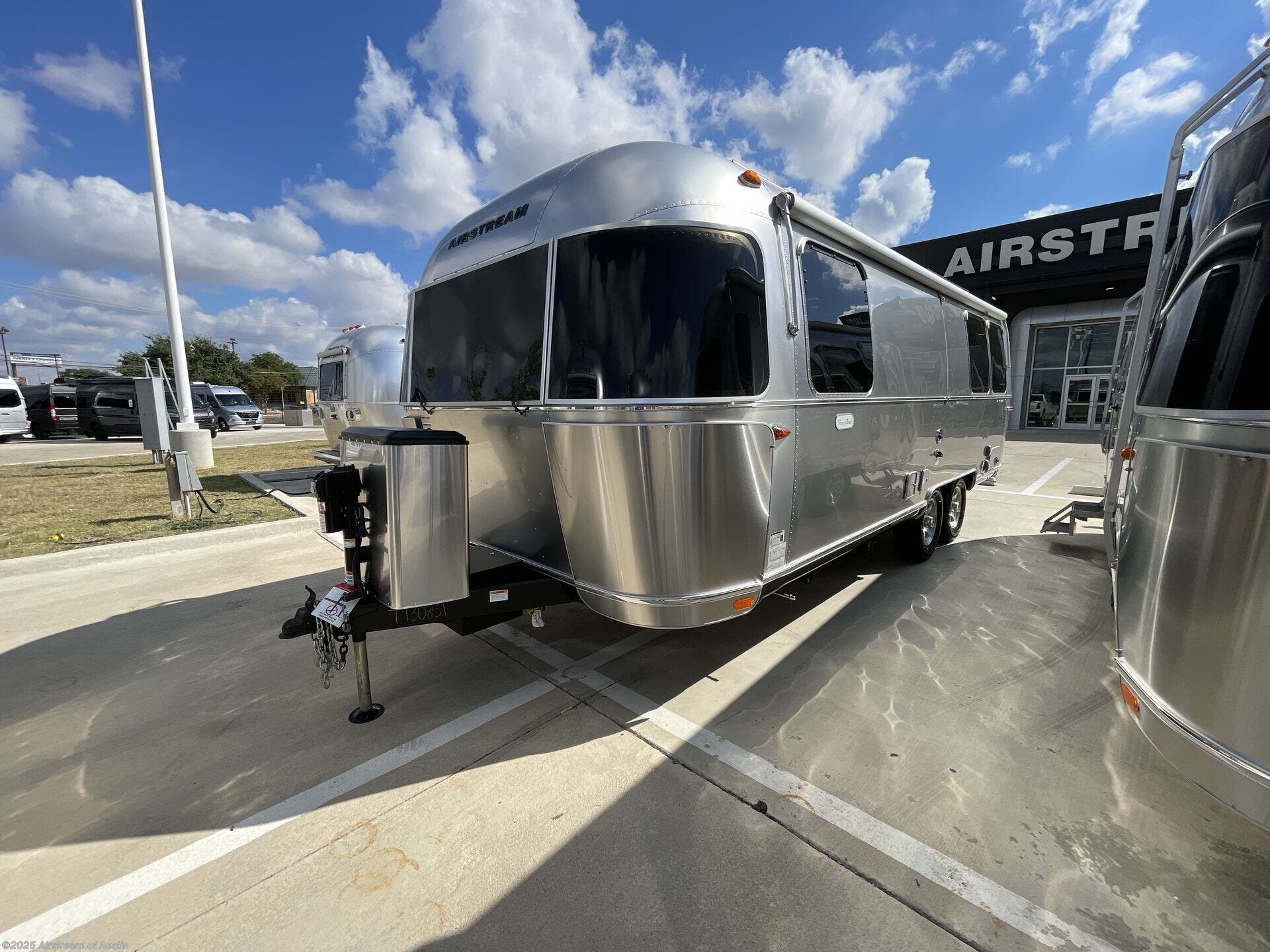 New 2026 Airstream Flying Cloud 25FB available in Buda, Texas