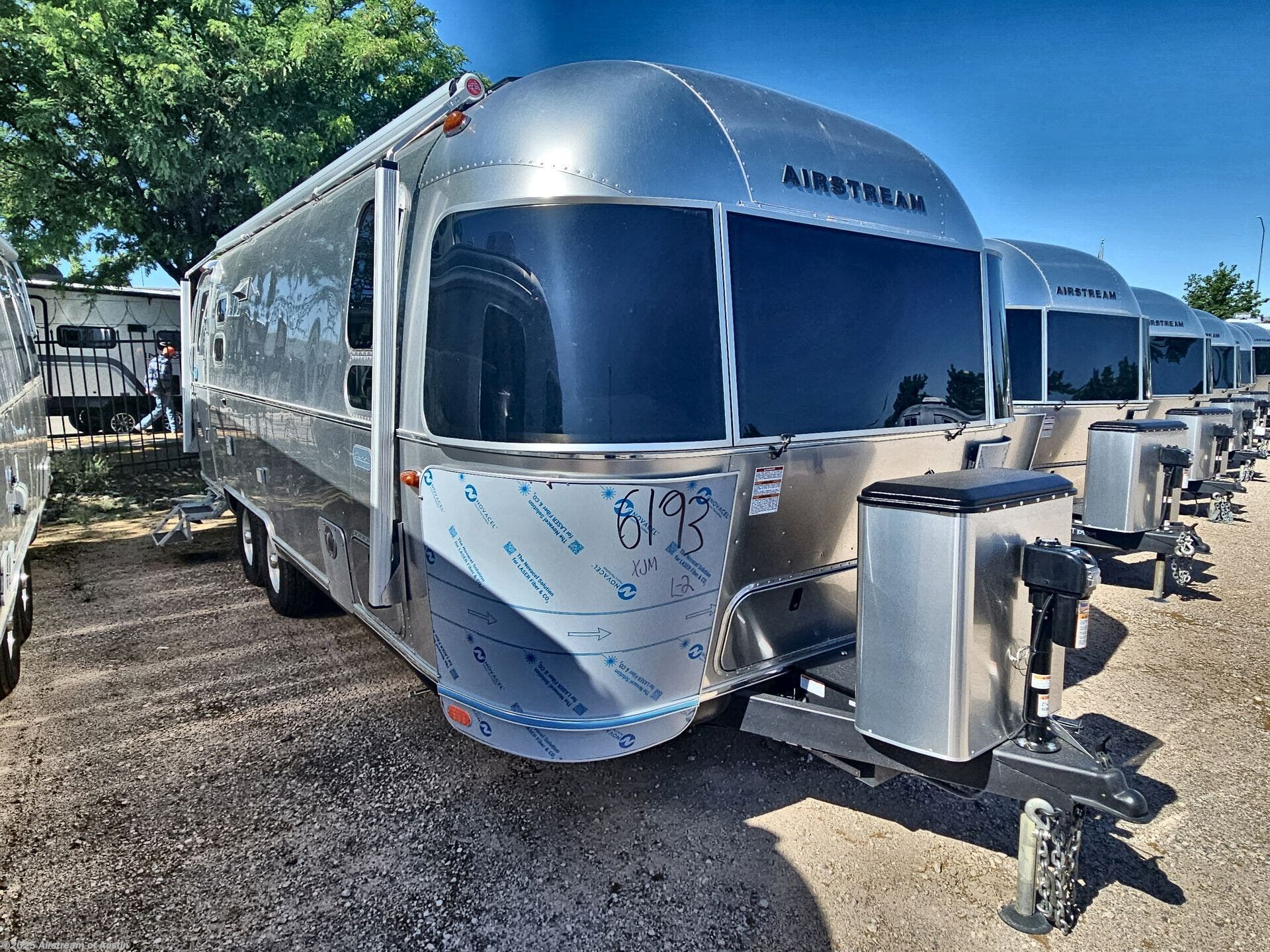 New 2025 Airstream Globetrotter 25FB Twin available in Buda, Texas
