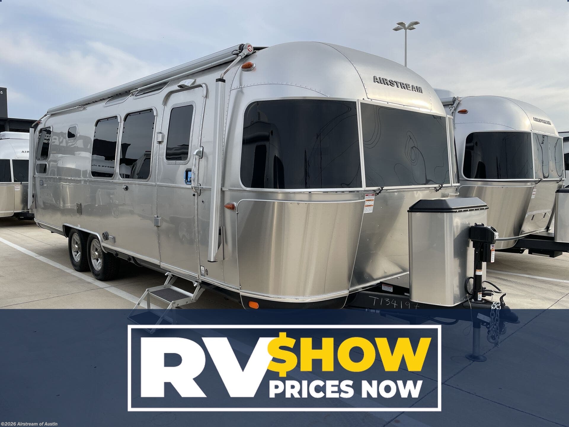 New 2026 Airstream Classic 28RB available in Buda, Texas