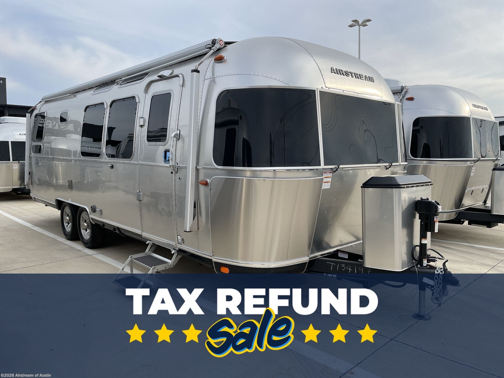 New 2026 Airstream Classic 28RB available in Buda, Texas