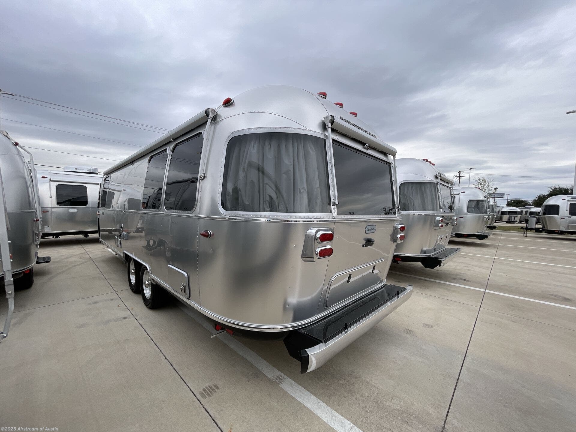 New 2026 Airstream Globetrotter 27FBQ available in Buda, Texas