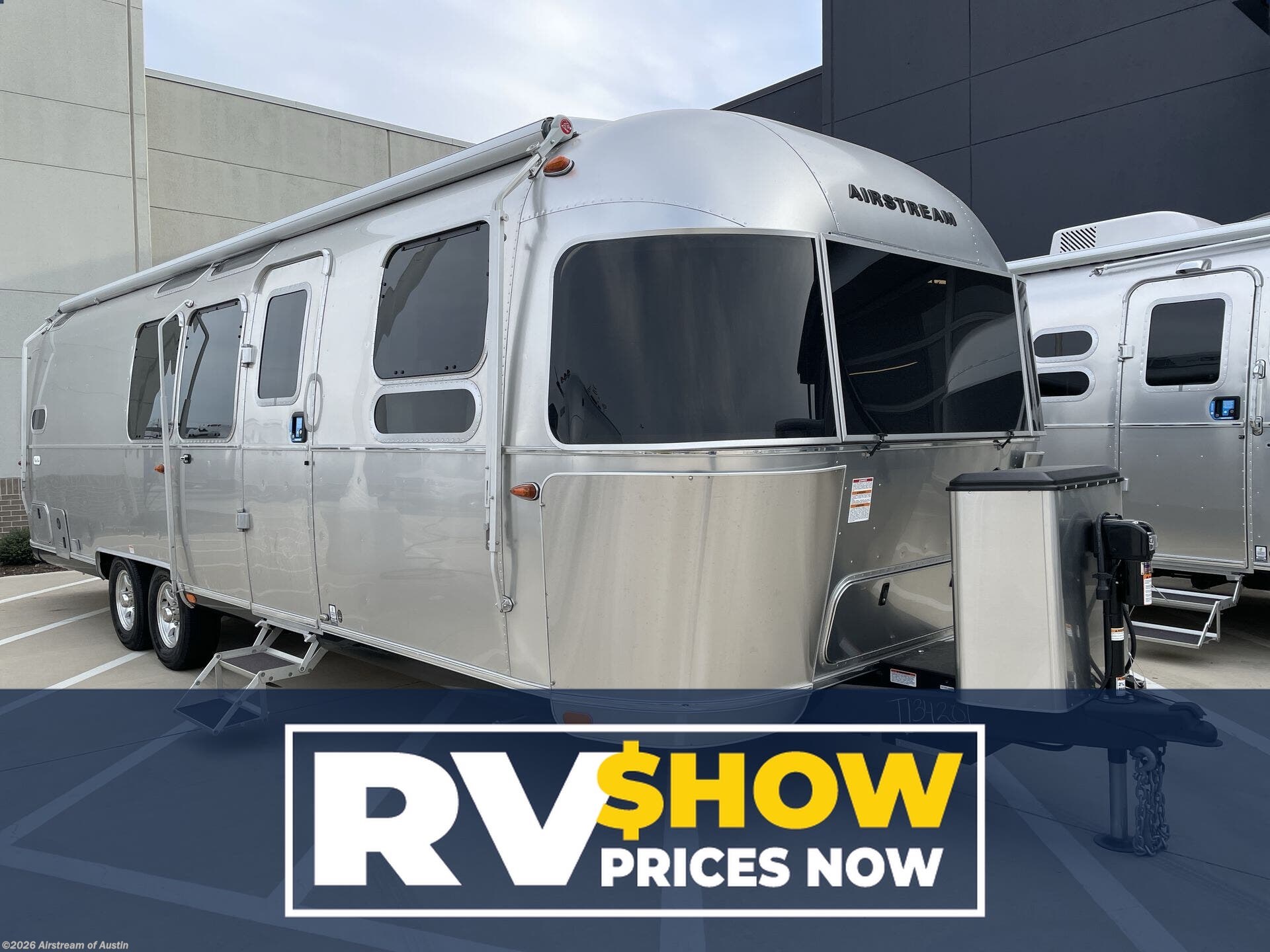 New 2026 Airstream Flying Cloud 30FB Bunk available in Buda, Texas