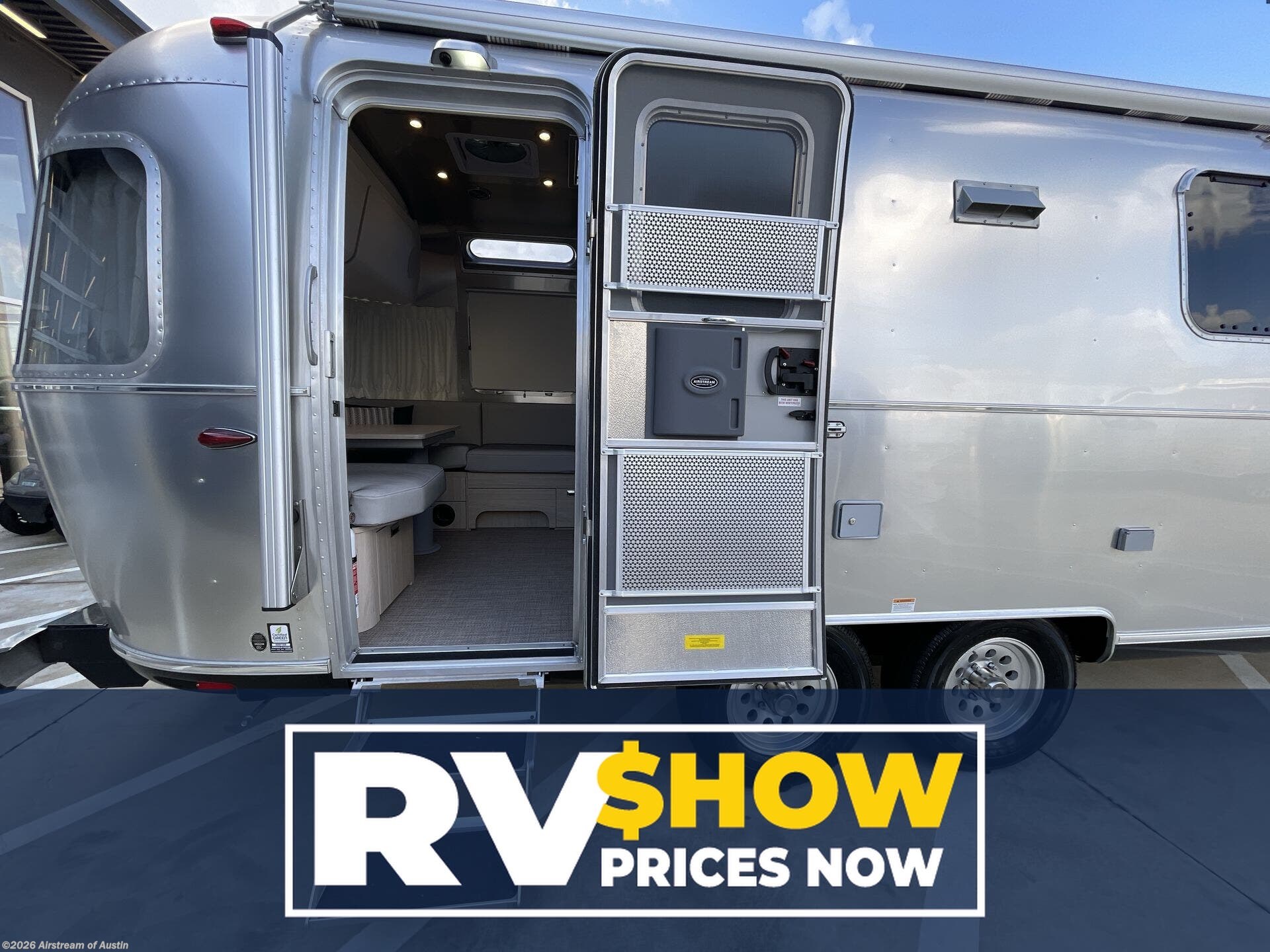 New 2026 Airstream Globetrotter 25FB Twin available in Buda, Texas