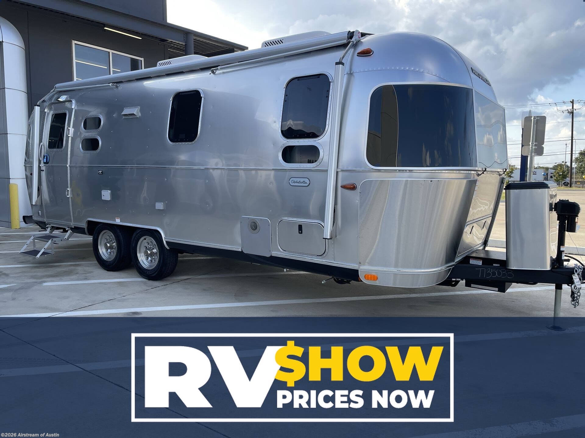 New 2026 Airstream Globetrotter 25FB Twin available in Buda, Texas