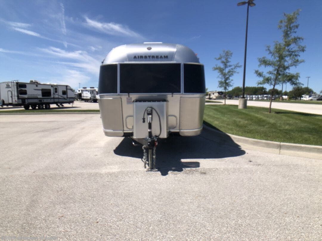 New 2026 Airstream Globetrotter 27FB available in Buda, Texas