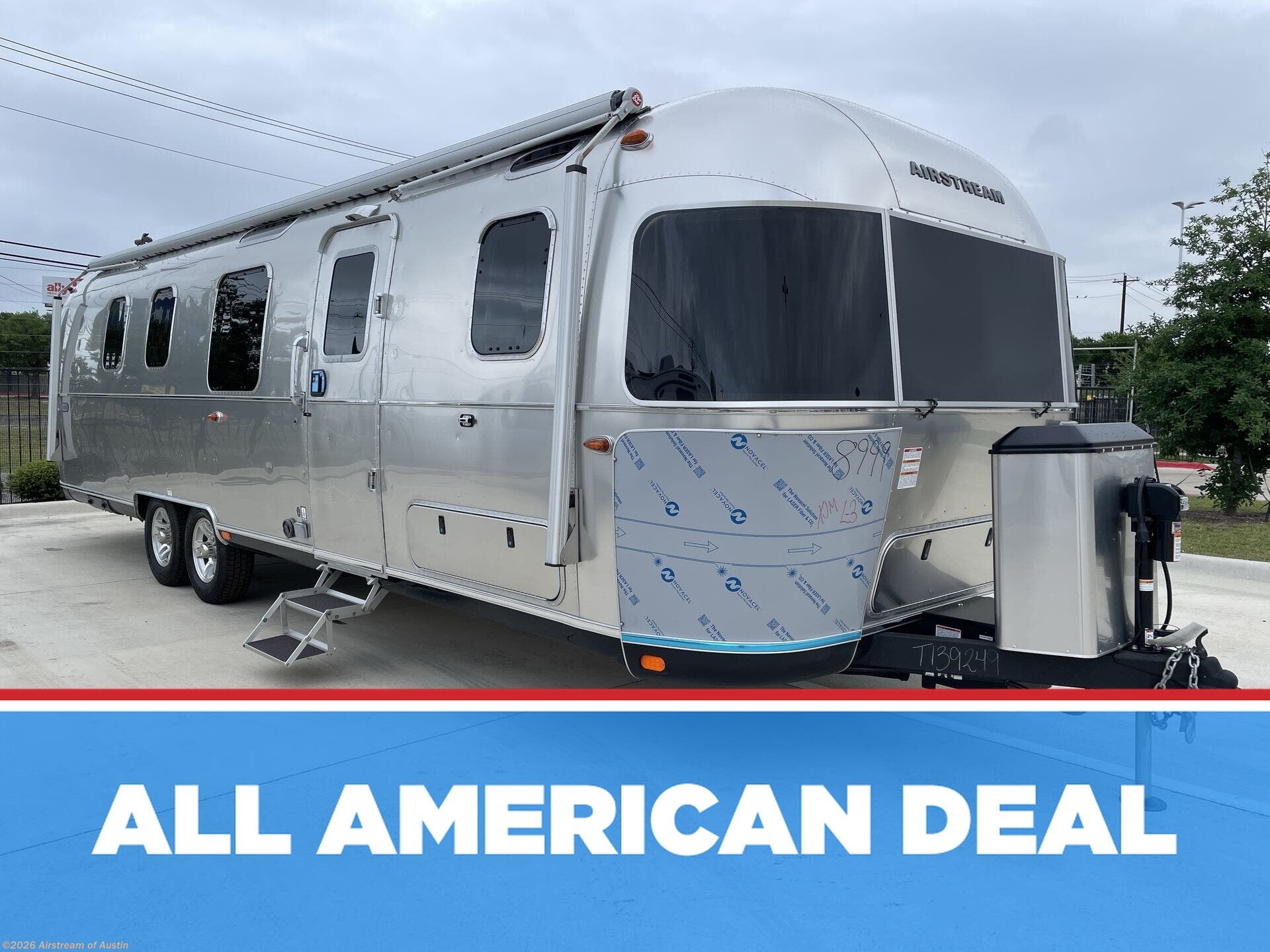 New 2026 Airstream Classic 33FB Twin available in Buda, Texas