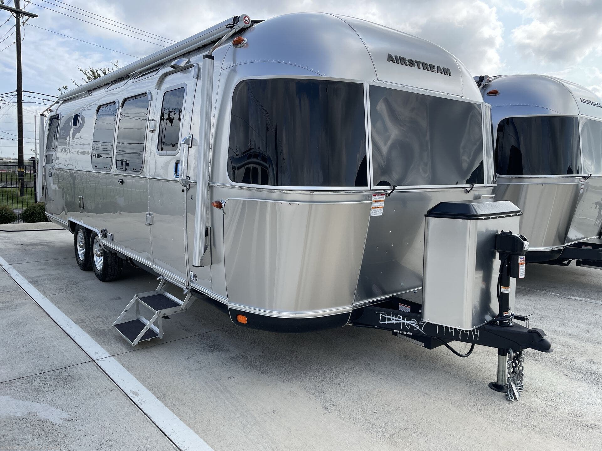 New 2026 Airstream Classic 28RB available in Buda, Texas