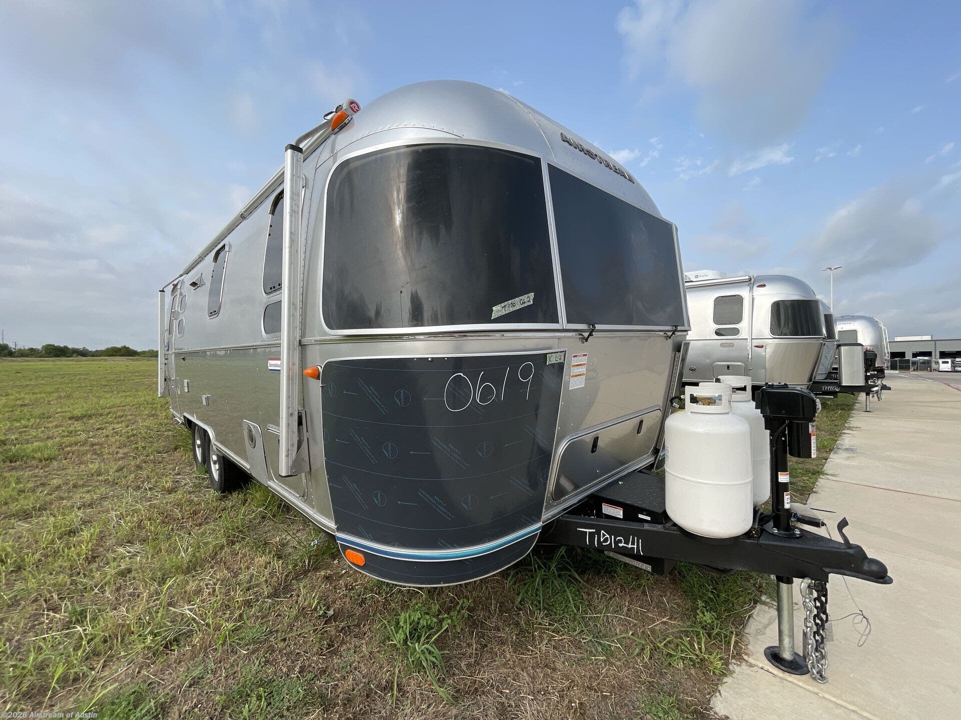 New 2027 Airstream International 25FB Twin available in Buda, Texas