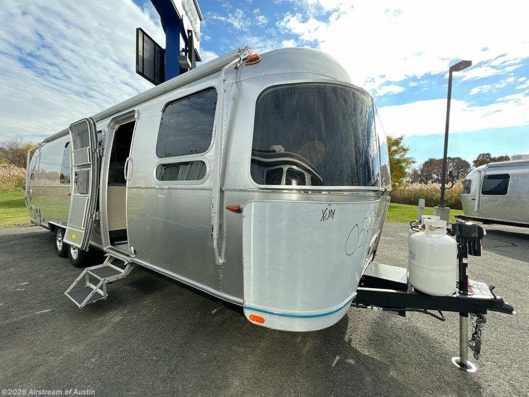 New 2027 Airstream Flying Cloud 30FB Bunk available in Buda, Texas
