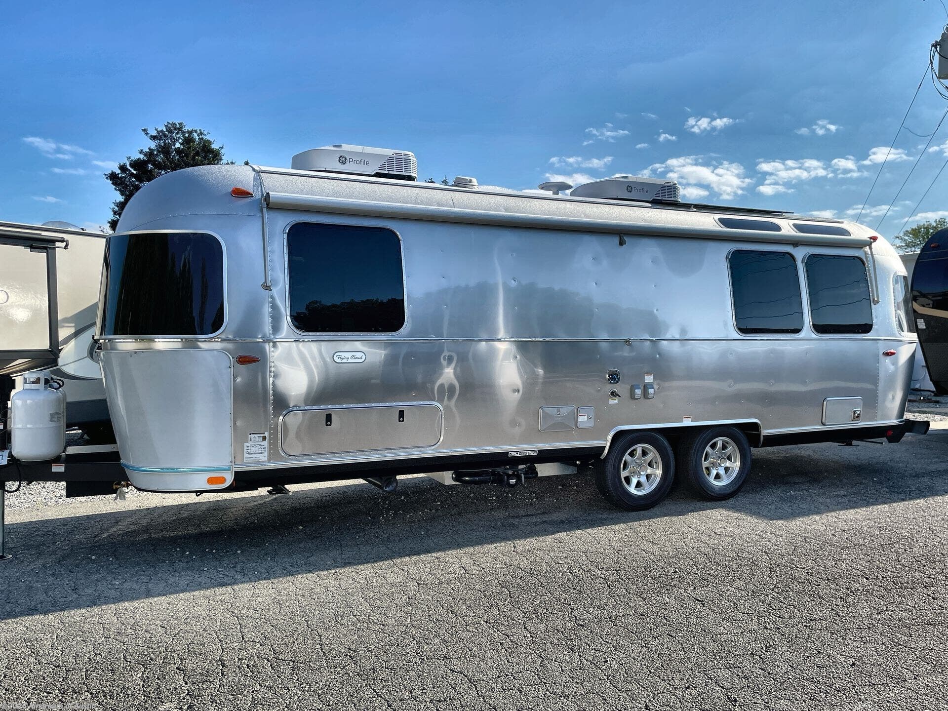 New 2027 Airstream Flying Cloud 27FB Twin available in Buda, Texas