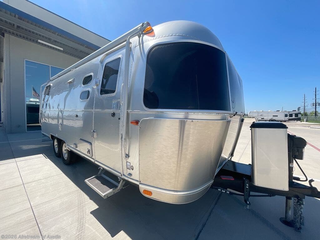 Used 2022 Airstream Flying Cloud 25FB available in Buda, Texas