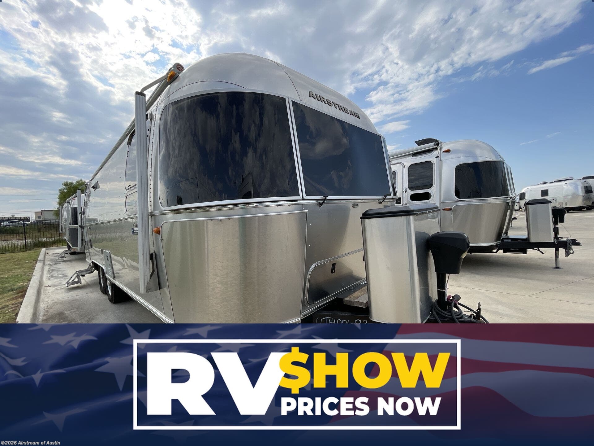 Used 2017  Airstream Tommy Bahama 27FB by Airstream from Airstream of Austin in Buda, TX