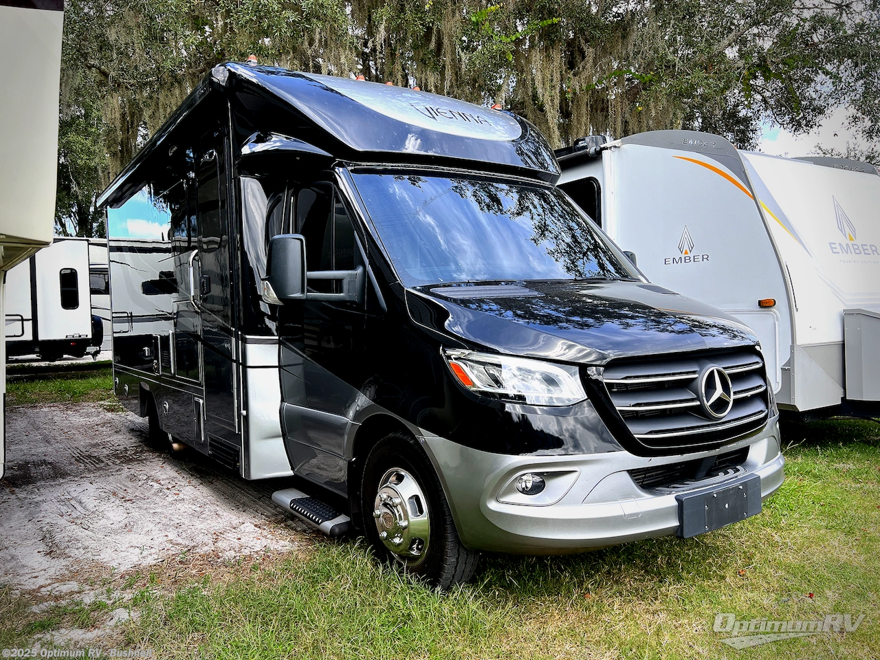 Used 2023 Renegade  Vienna 25RML available in Bushnell, Florida
