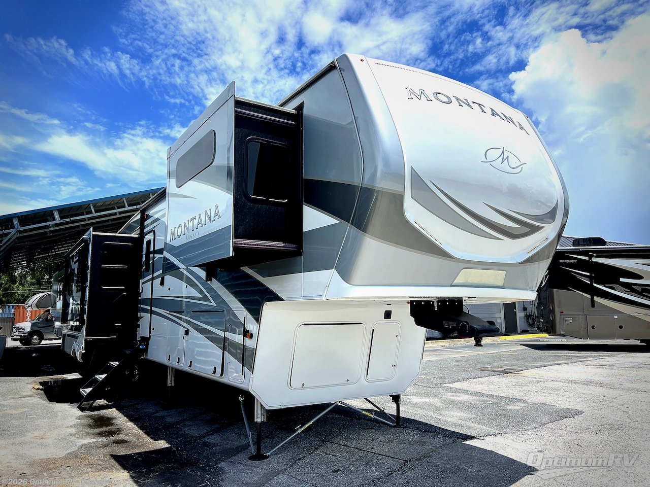 Used 2022 Keystone Montana 3781RL available in Bushnell, Florida