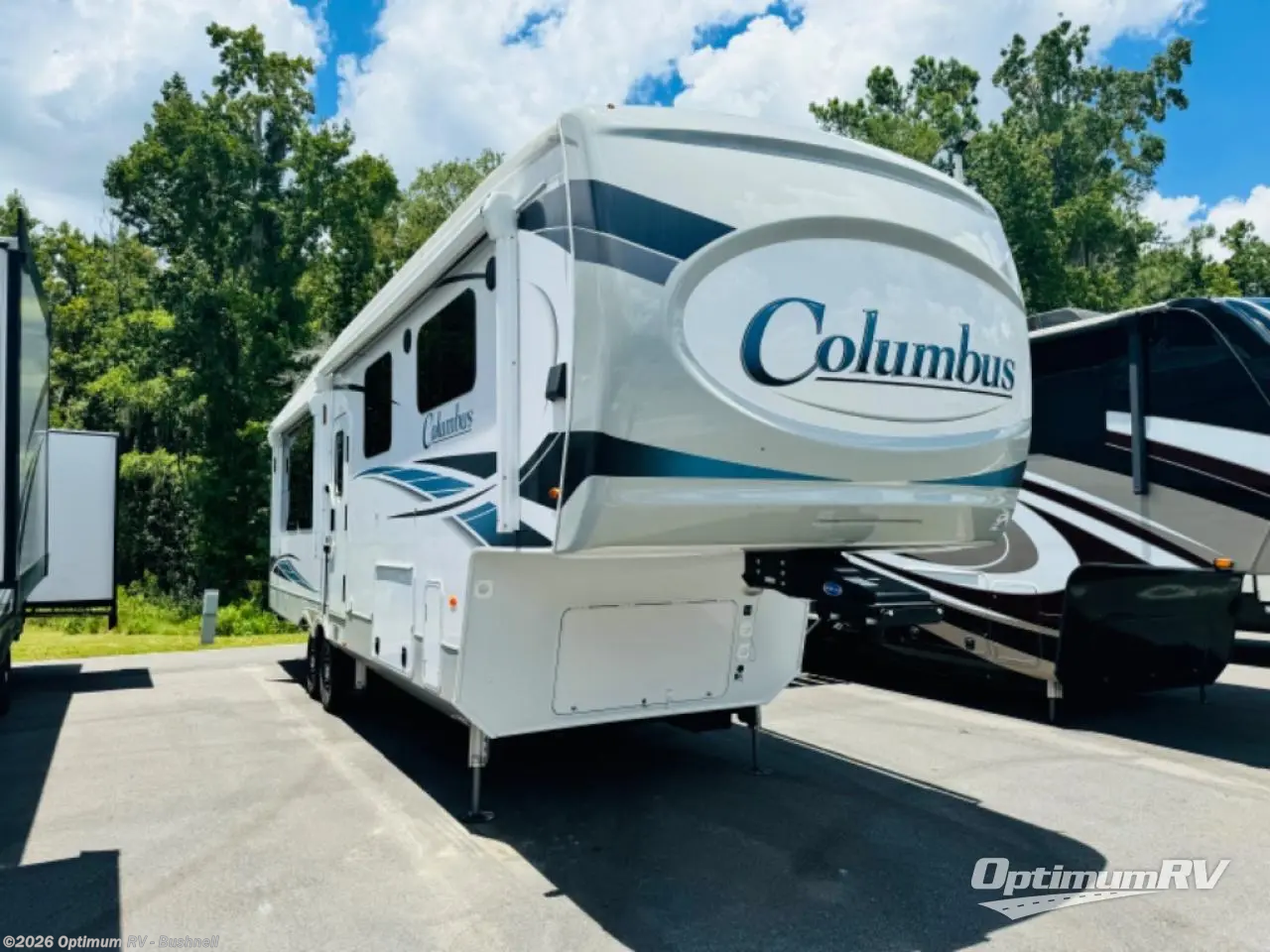 Used 2022 Palomino Columbus 329DV available in Bushnell, Florida