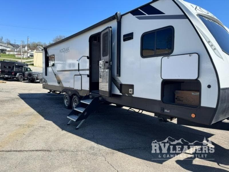 Used 2024 Dutchmen Kodiak Ultimate 2921FKDS available in Adamsburg, Pennsylvania