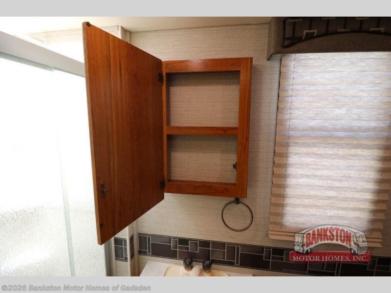 Used 2017 Jayco Melbourne 24M available in Attalla, Alabama