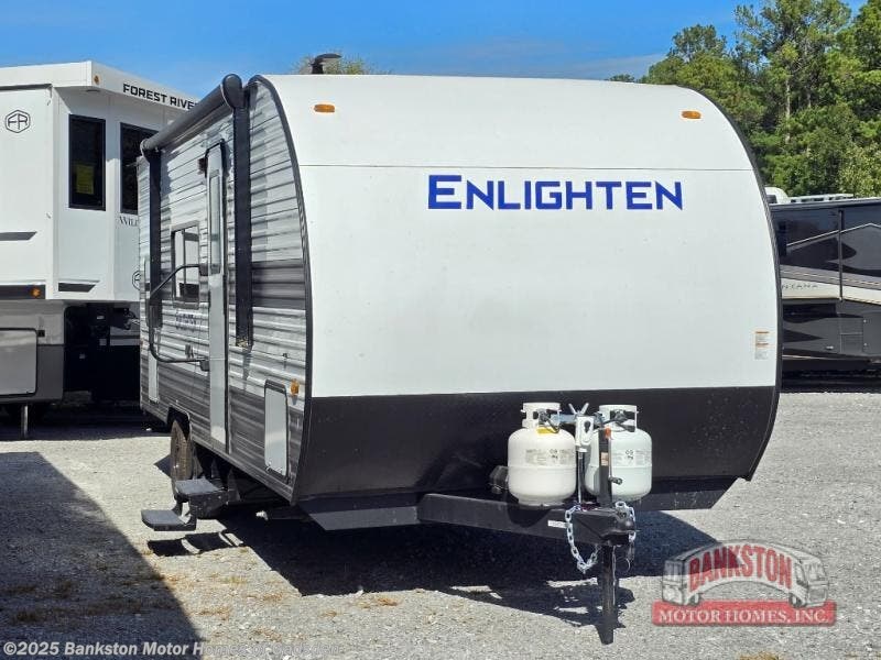 Used 2025 Gulf Stream Enlighten 25BH available in Attalla, Alabama